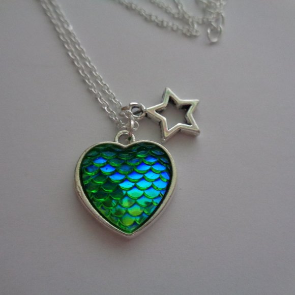 Mermaid Dragon Scale Necklace with Star Sweet! - Picture 2 of 4